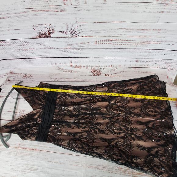 Jones NY Deep V Black Lace Festive Dress 8 Lined Sequin Sophisticated Glam Party - Picture 13 of 15